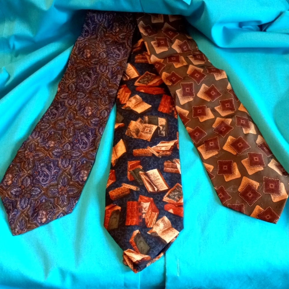 3 EUC Valentino ties
